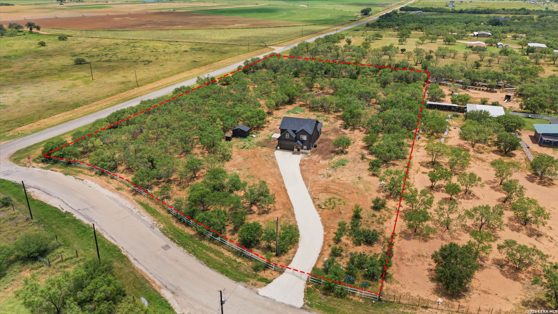 111 County Road 2660 Devine TX 78016