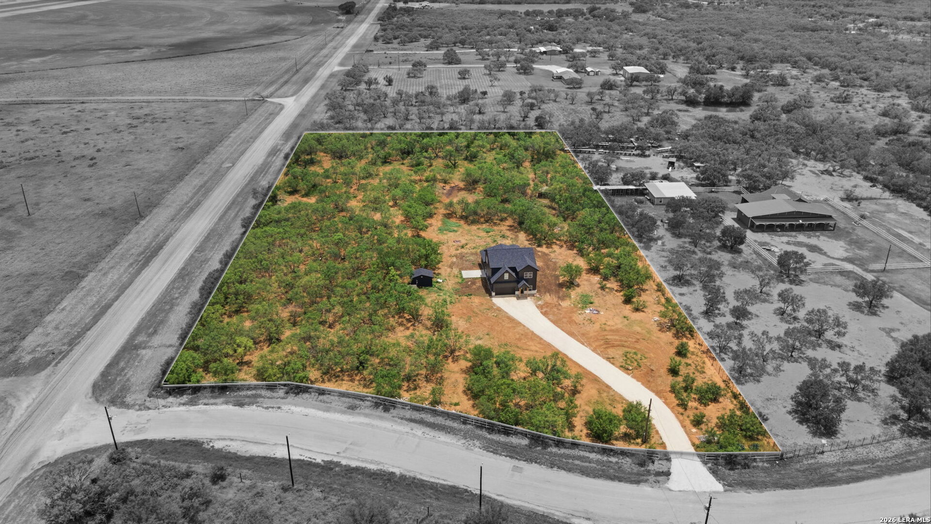 111 County Road 2660 Devine TX 78016