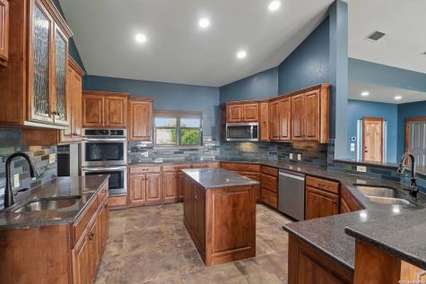 1611 Saddlewood Boulevard Kerrville TX 78028