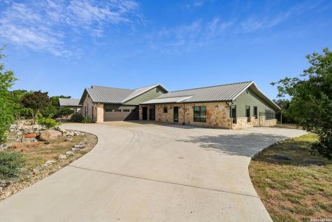 1611 Saddlewood Boulevard Kerrville TX 78028