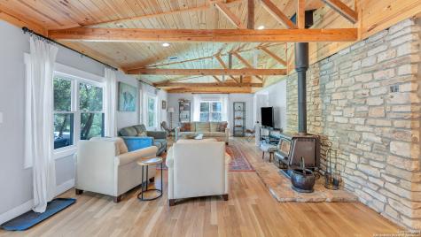606 Deer Lake Cove Wimberley TX 78676