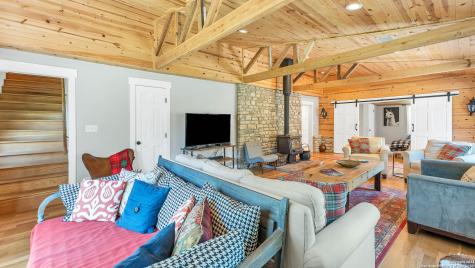 606 Deer Lake Cove Wimberley TX 78676