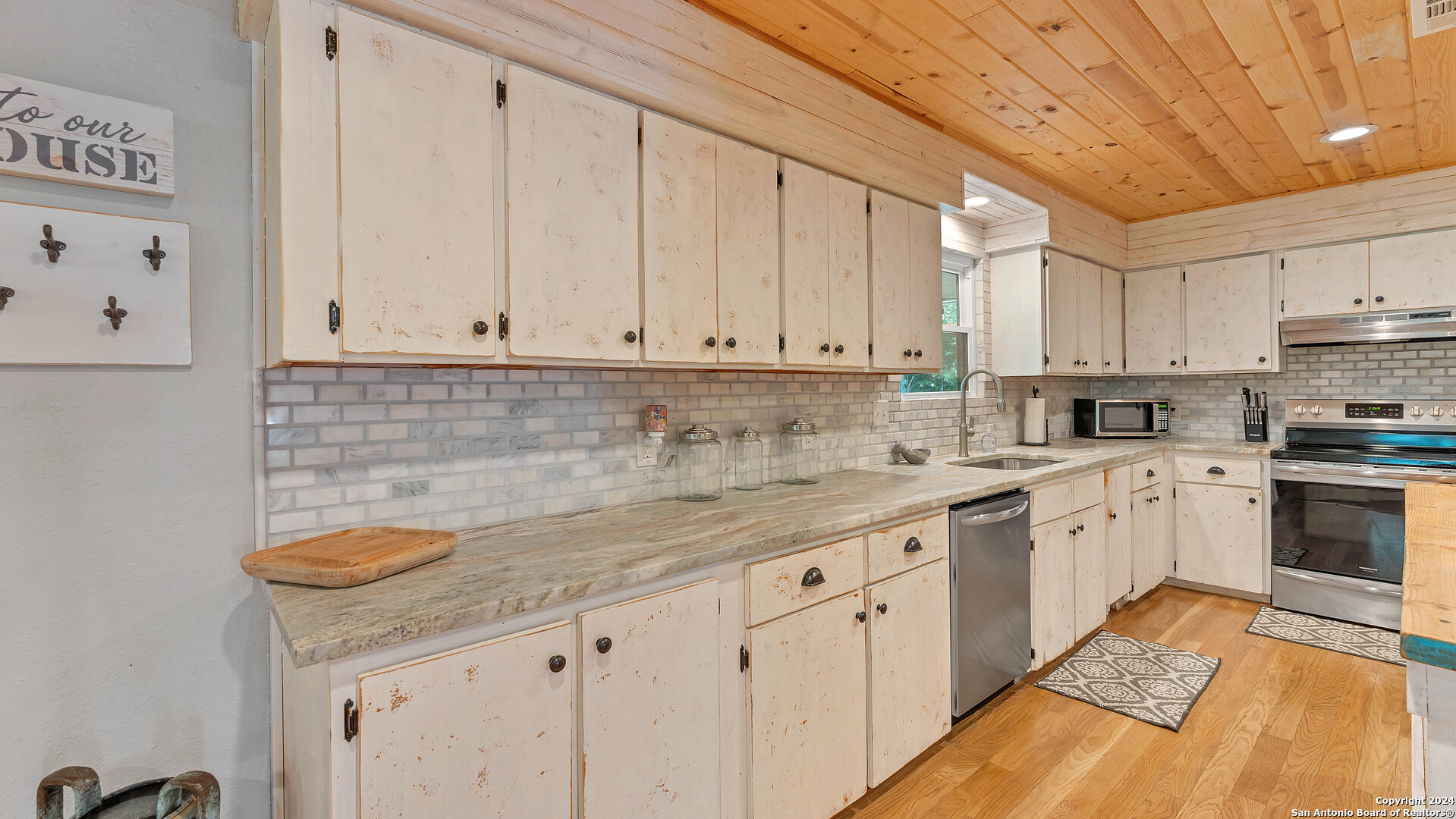 606 Deer Lake Cove Wimberley TX 78676
