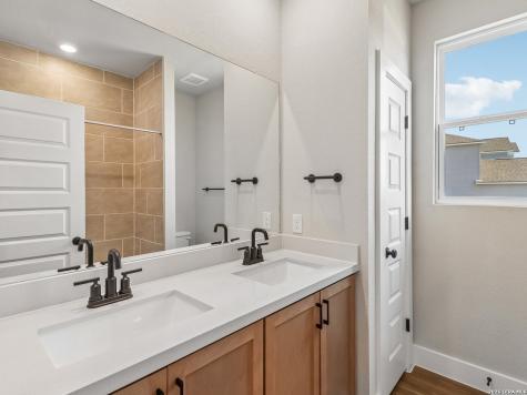 7059 Hayes Horizon Live Oak TX 78233