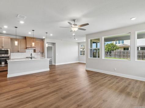 7059 Hayes Horizon Live Oak TX 78233