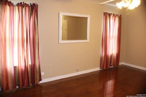 2306 W Huisache San Antonio TX 78201