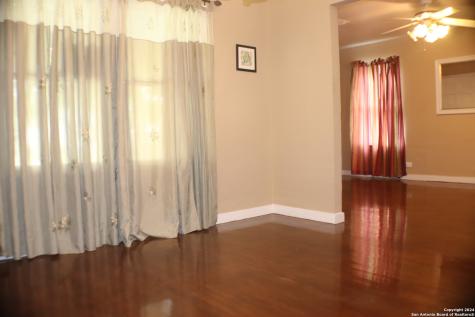 2306 W Huisache San Antonio TX 78201