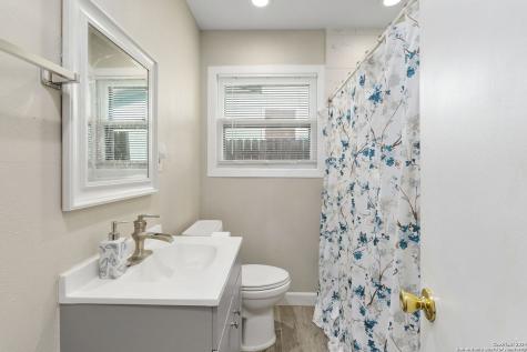 131 Savannah Drive San Antonio TX 78213