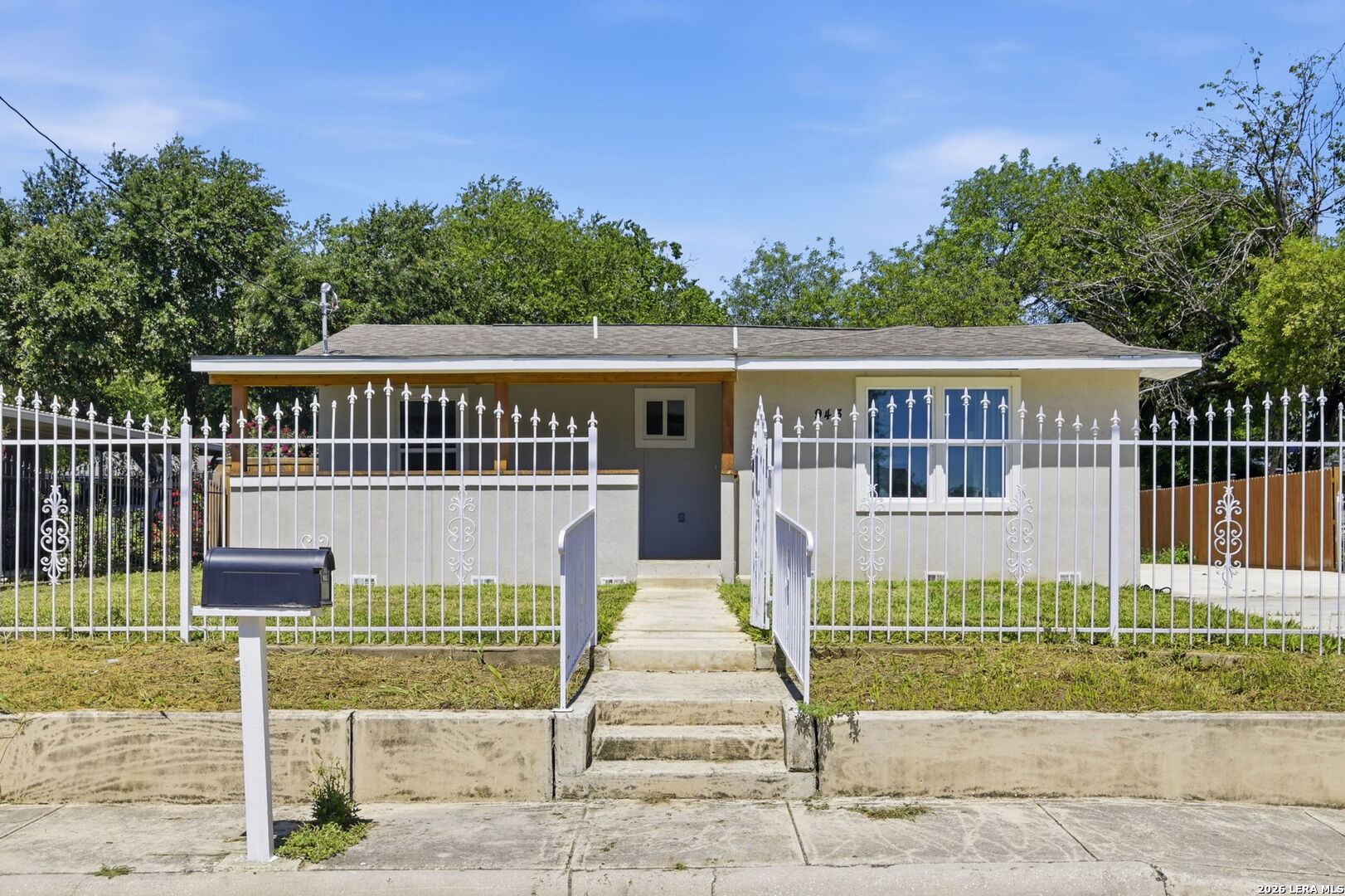 943 S San Eduardo San Antonio TX 78237