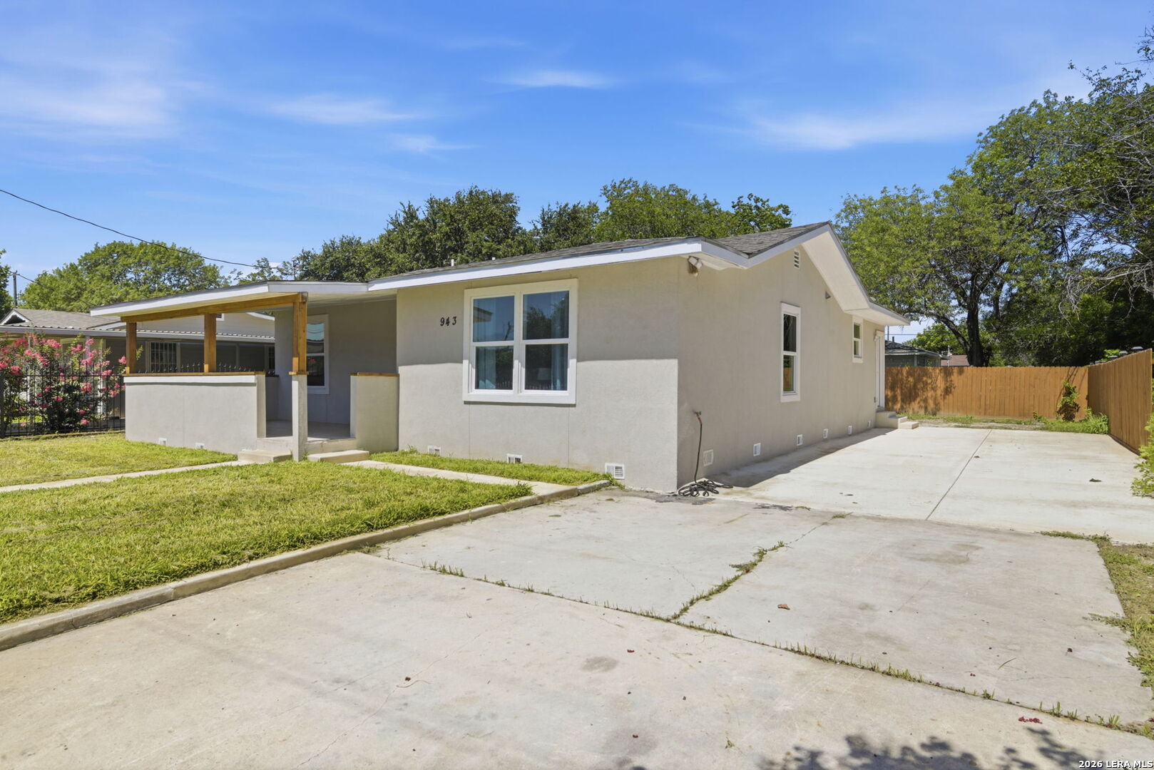 943 S San Eduardo San Antonio TX 78237