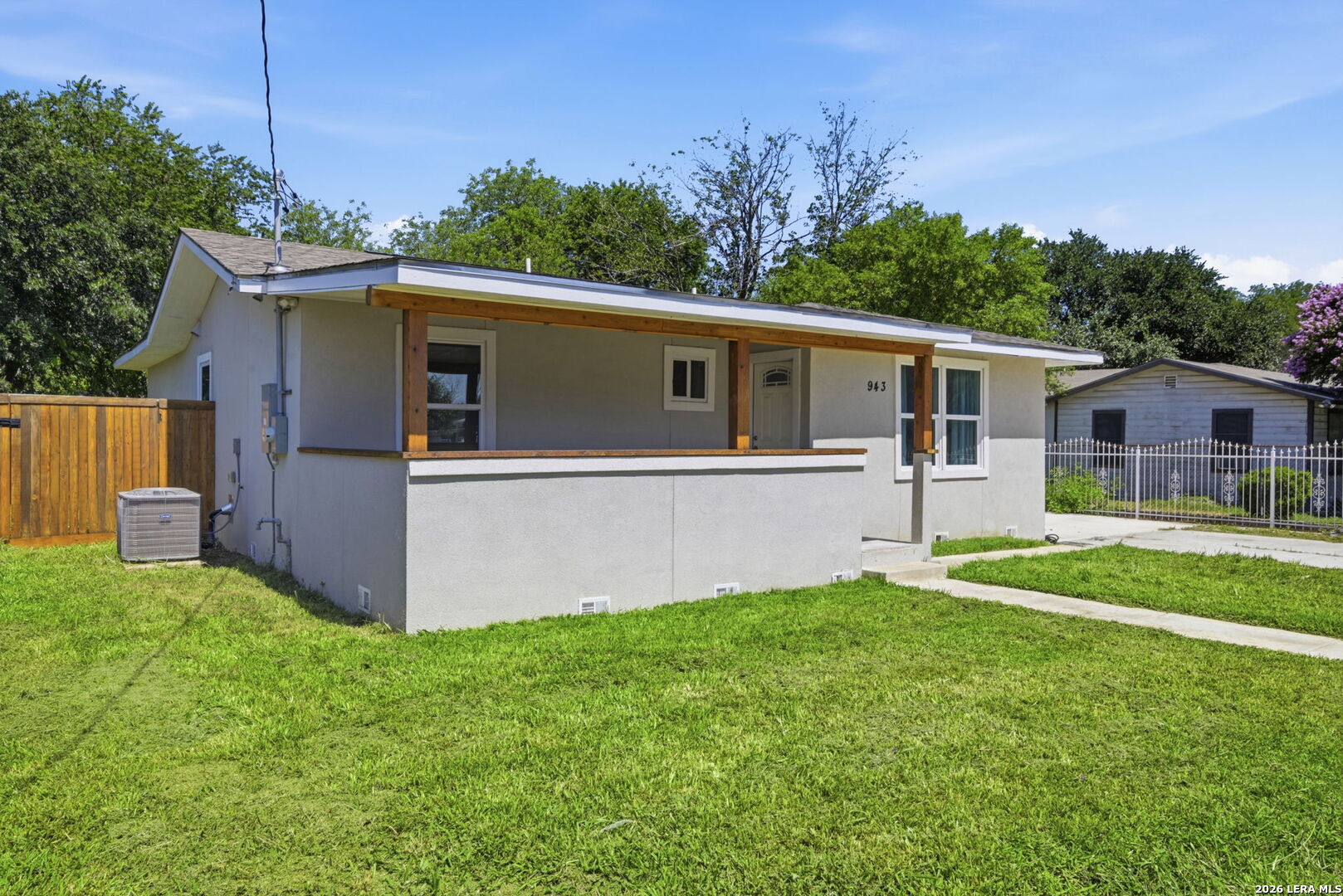 943 S San Eduardo San Antonio TX 78237