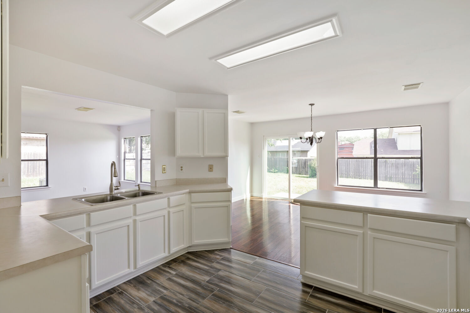 6527 Magic Oaks San Antonio TX 78239
