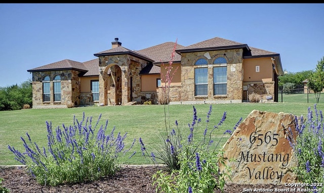 6565 Mustang Valley Cibolo TX 78108