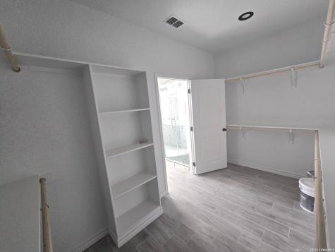 181 Ranchero Way Natalia TX 78059