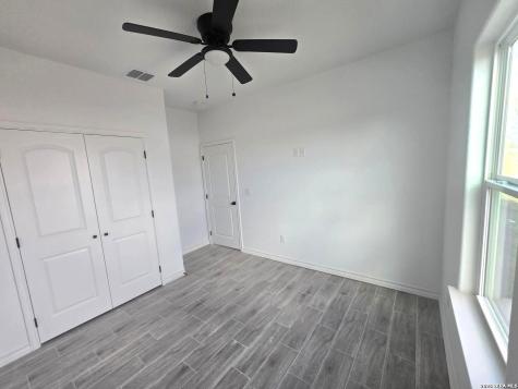 181 Ranchero Way Natalia TX 78059