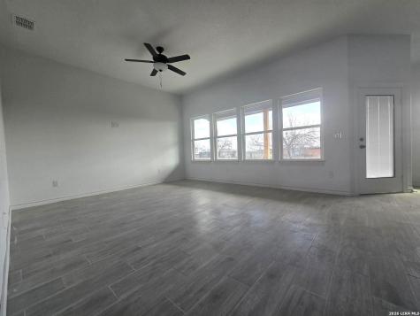 181 Ranchero Way Natalia TX 78059