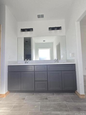 181 Ranchero Way Natalia TX 78059