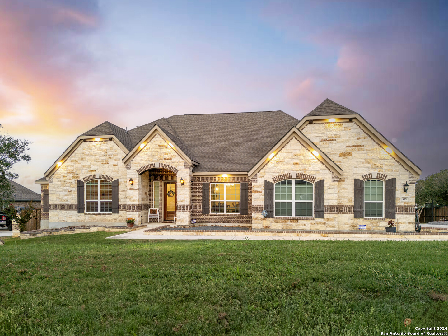 219 Roundtop Hill Castroville TX 78009