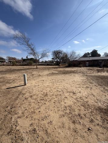 2107 N Highway 83 Crystal City TX 78839