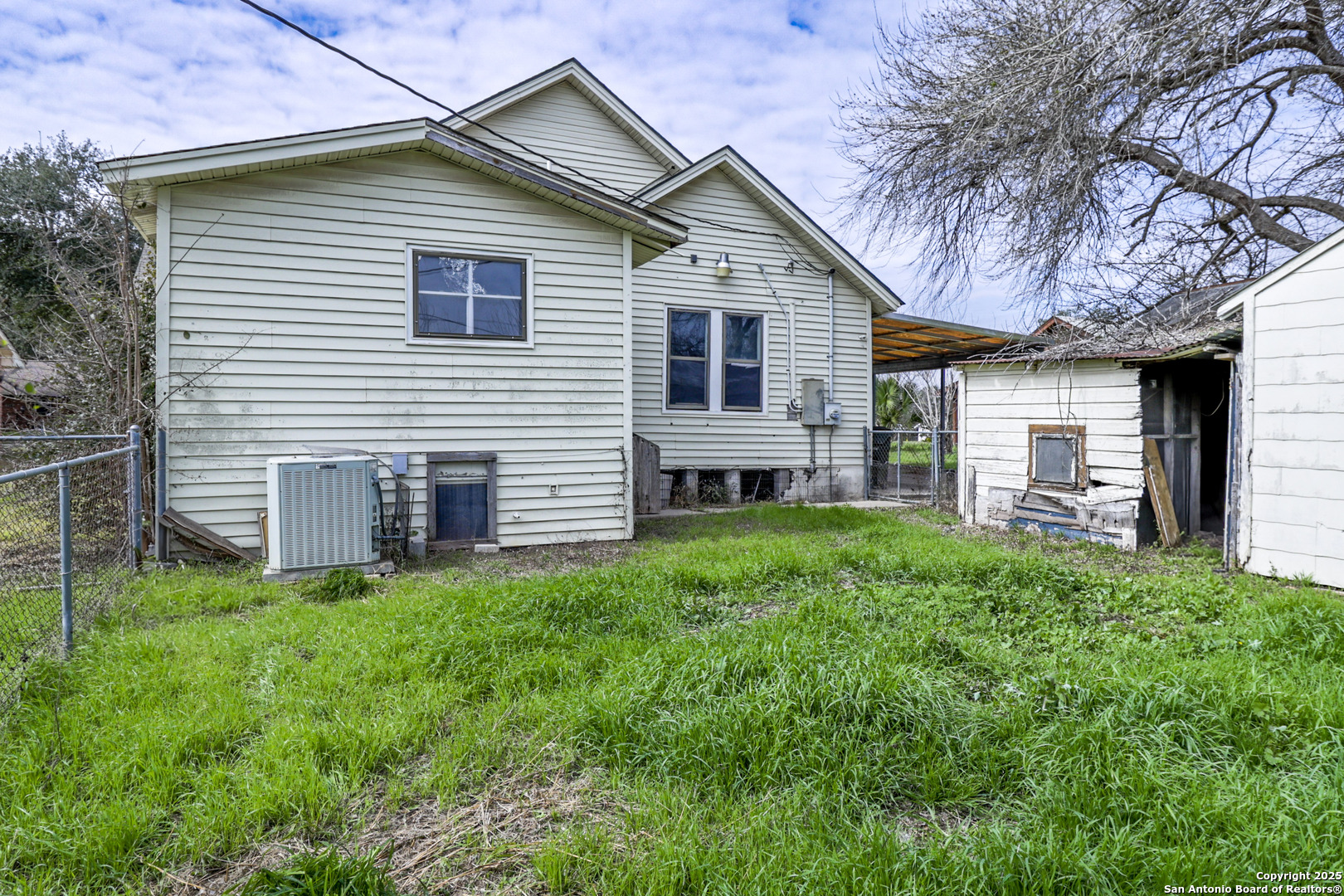 711 S 7th Street Kenedy TX 78119