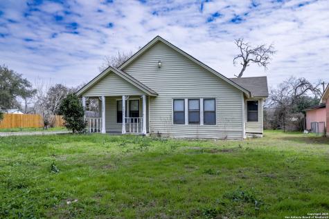 711 S 7th Street Kenedy TX 78119