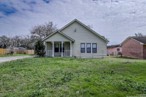 711 S 7th Street Kenedy TX 78119
