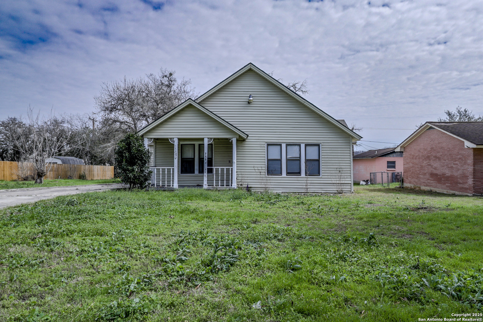 711 S 7th Street Kenedy TX 78119