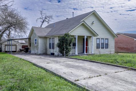 711 S 7th Street Kenedy TX 78119