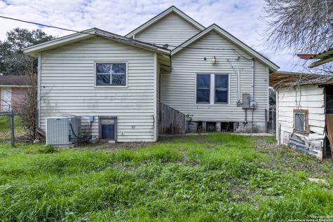 711 S 7th Street Kenedy TX 78119