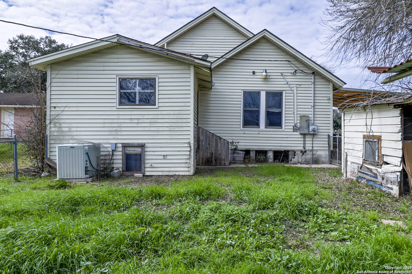 711 S 7th Street Kenedy TX 78119