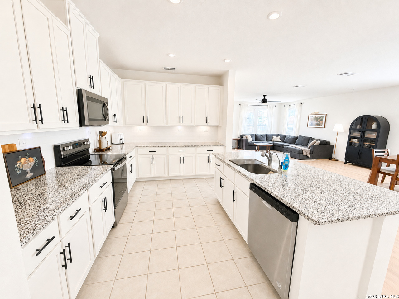 5275 Anzueto San Antonio TX 78261