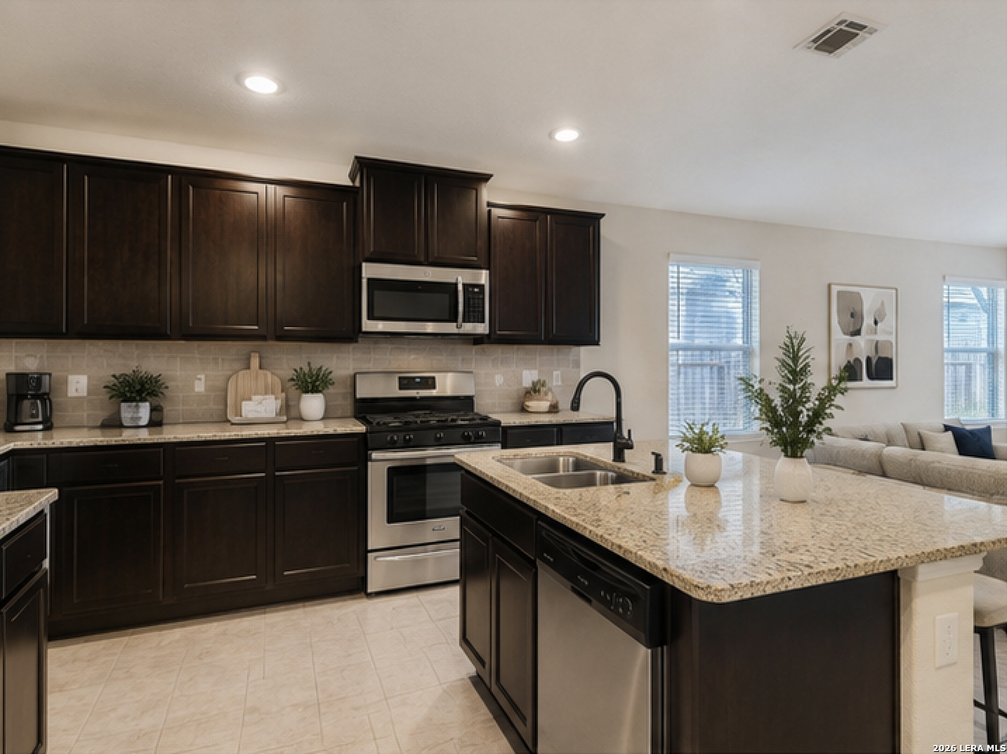 2526 Live Oak Pass San Antonio TX 78244