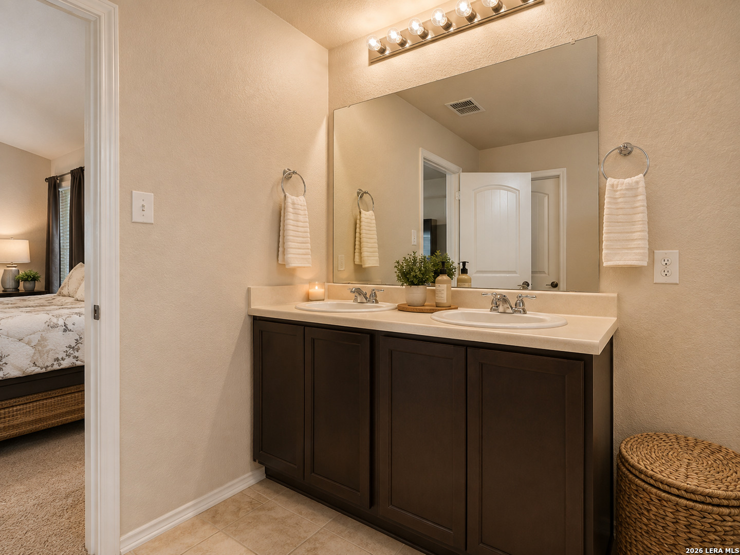 2526 Live Oak Pass San Antonio TX 78244