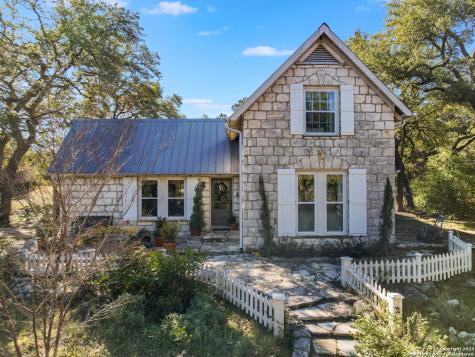 4281 Mail Route Road Fischer TX 78623