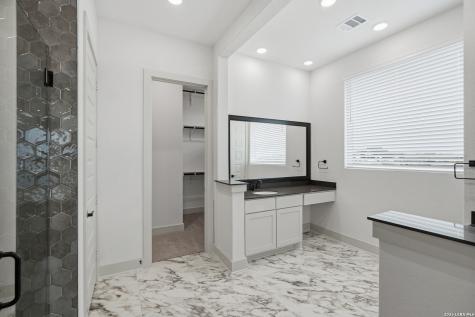 718 Niebla Creek San Antonio TX 78263