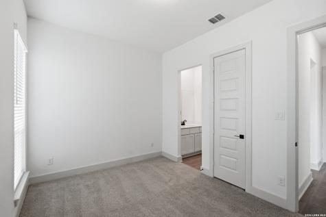 718 Niebla Creek San Antonio TX 78263