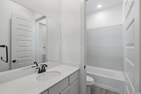 718 Niebla Creek San Antonio TX 78263