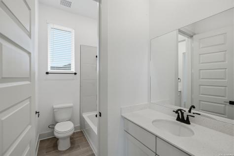 718 Niebla Creek San Antonio TX 78263