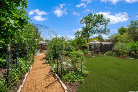 426 Rigsby Avenue San Antonio TX 78210