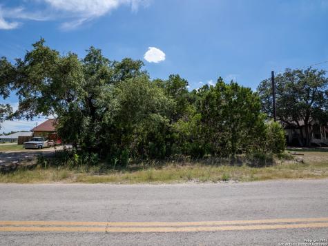 1530 Canyon Bend Canyon Lake TX 78133