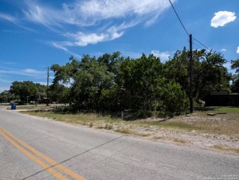 1530 Canyon Bend Canyon Lake TX 78133
