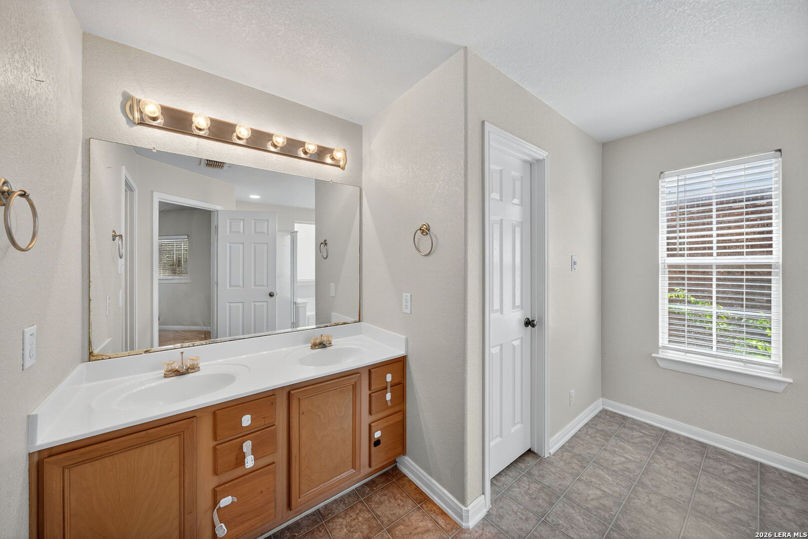 25119 Royal Land San Antonio TX 78255