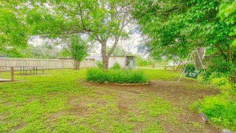 1107 Trail Street Floresville TX 78114