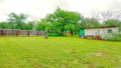 1107 Trail Street Floresville TX 78114