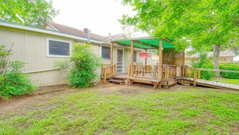 1107 Trail Street Floresville TX 78114