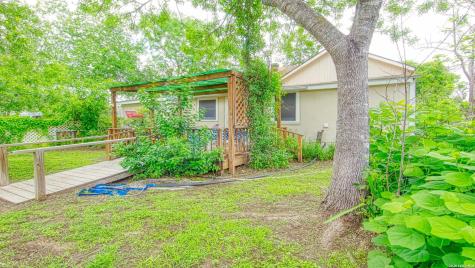 1107 Trail Street Floresville TX 78114