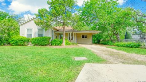 1107 Trail Street Floresville TX 78114