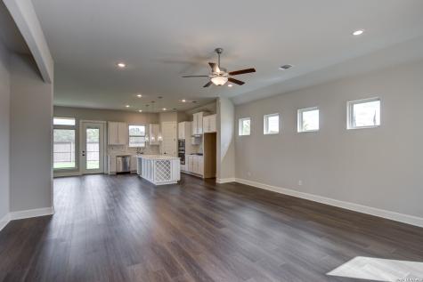 142 Secretariat Avenue Castroville TX 78009