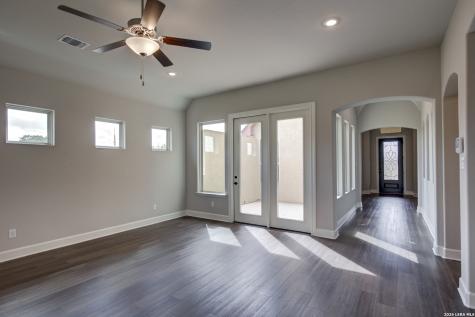 142 Secretariat Avenue Castroville TX 78009