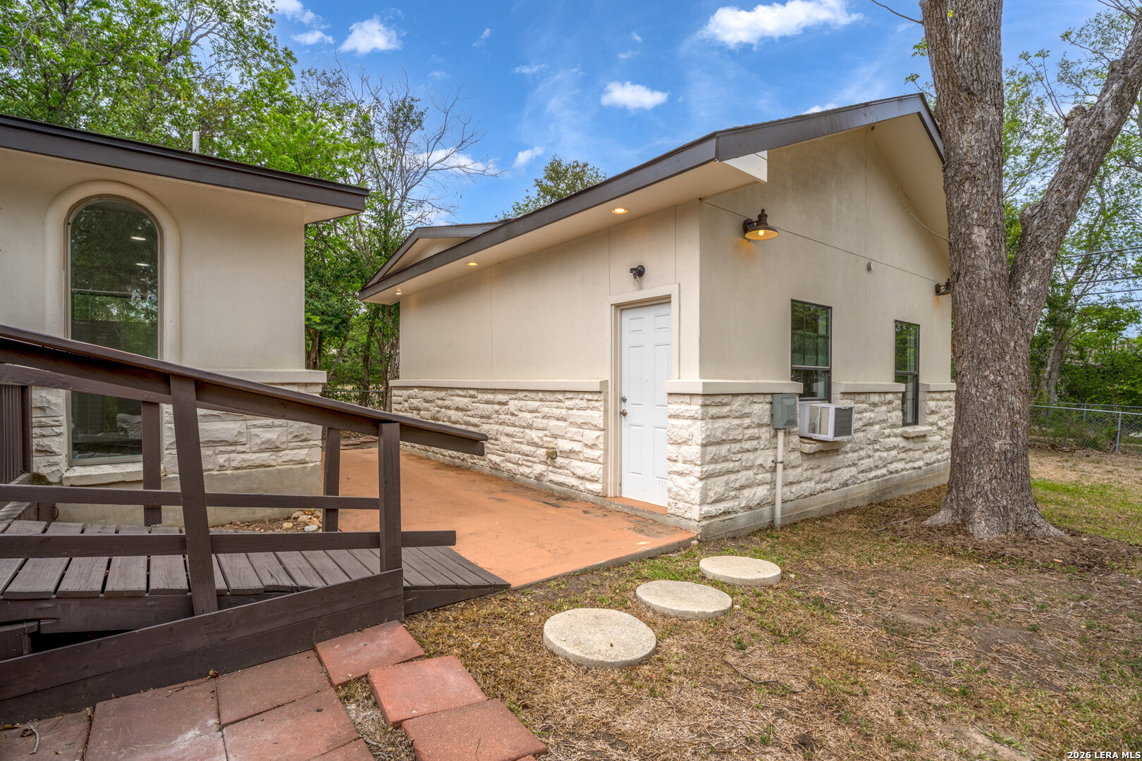 1153 Garraty Road Terrell Hills TX 78209
